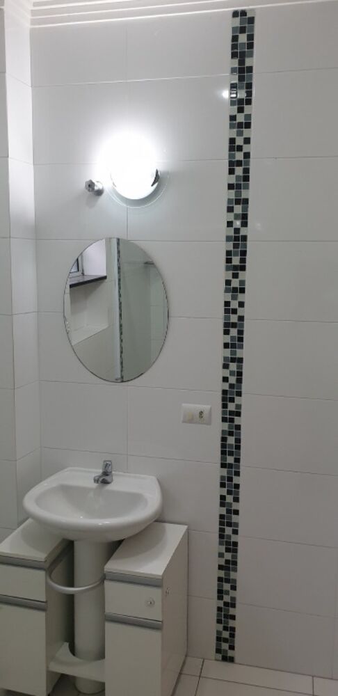 Apartamento à venda com 2 quartos, 75m² - Foto 2