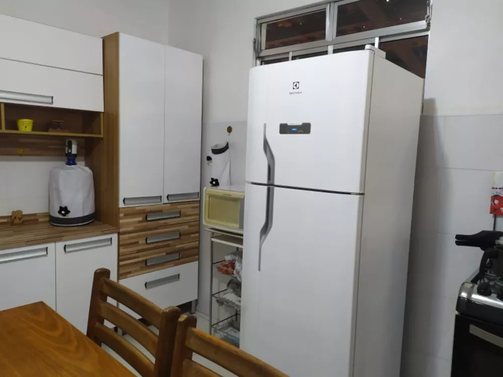 Casa à venda com 3 quartos, 300m² - Foto 4