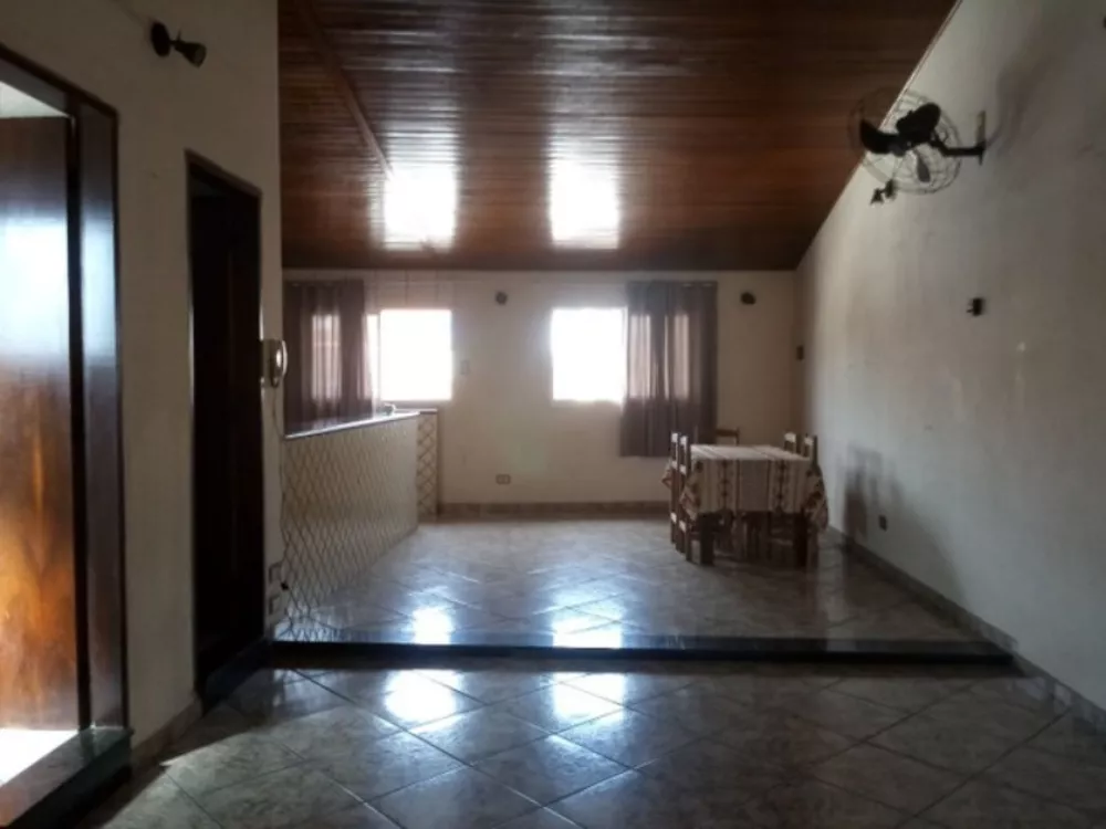 Casa à venda com 3 quartos, 135m² - Foto 2