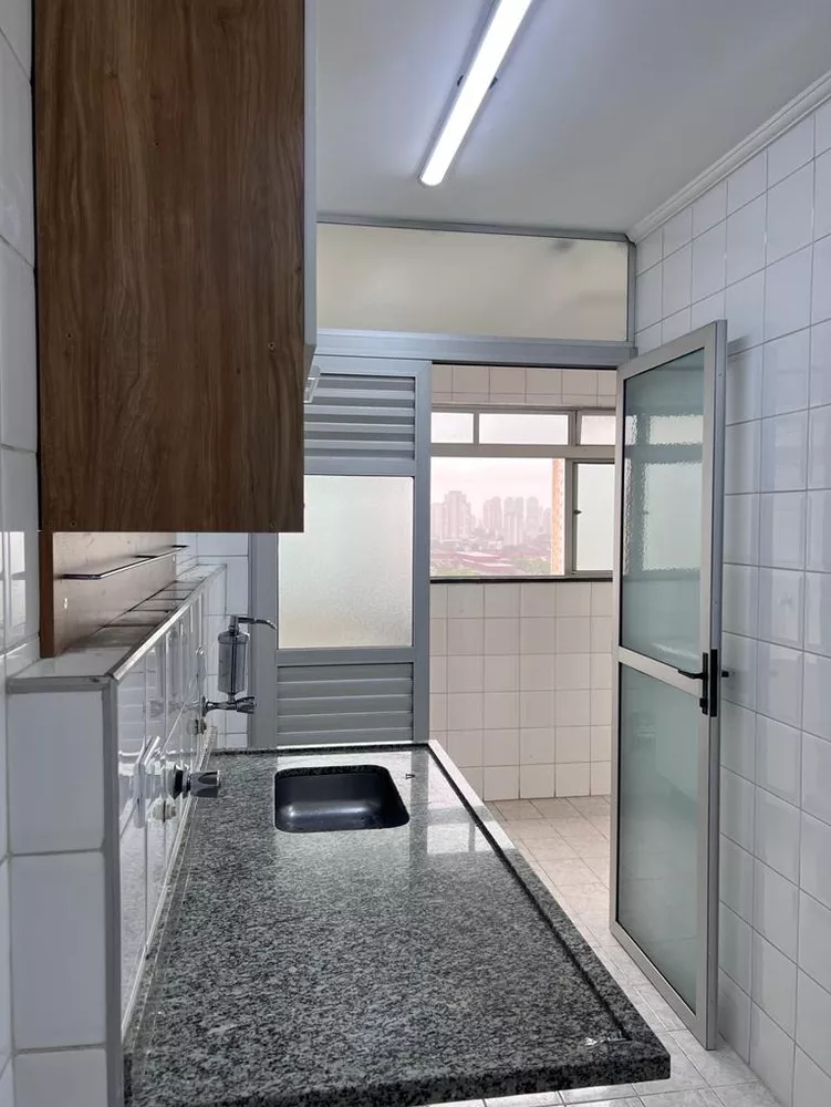 Apartamento à venda com 2 quartos, 64m² - Foto 4