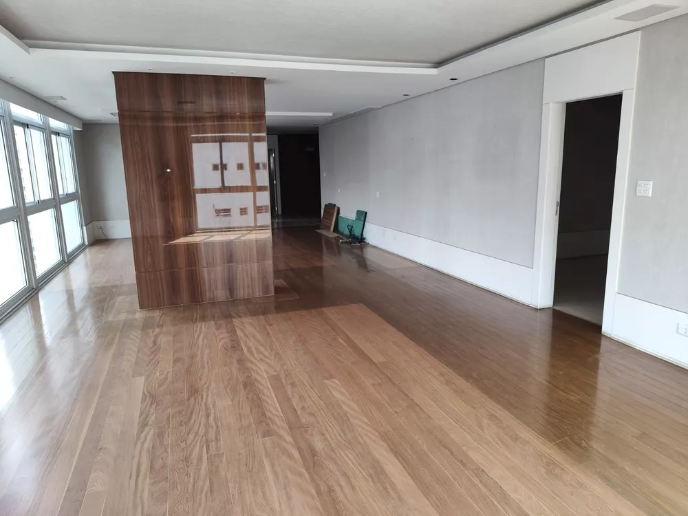 Apartamento à venda com 3 quartos, 252m² - Foto 3