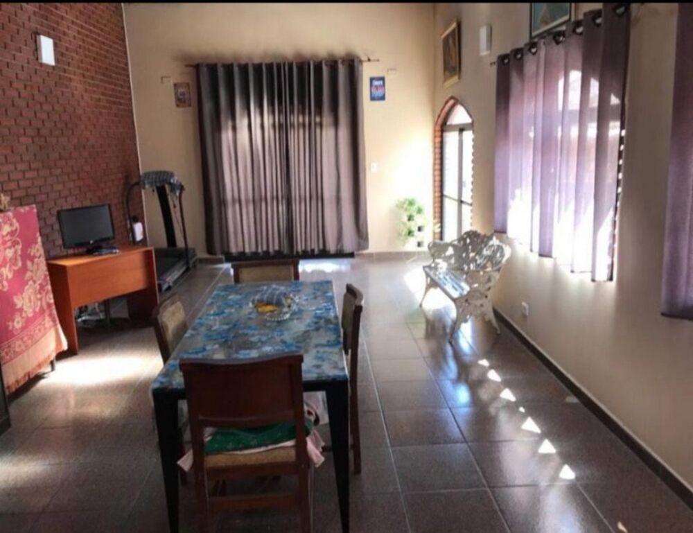 Casa, 4 quartos, 250 m² - Foto 1