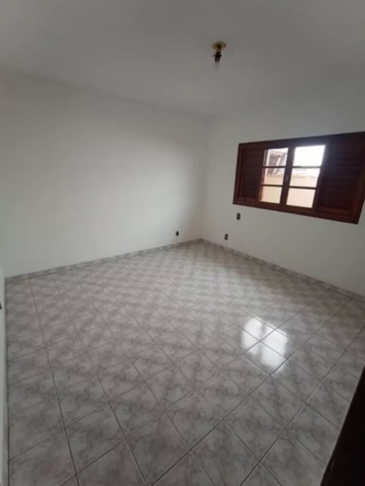 Casa à venda com 3 quartos, 149m² - Foto 4