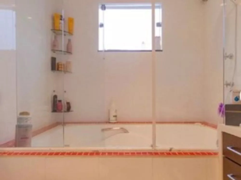 Casa, 3 quartos, 250 m² - Foto 1