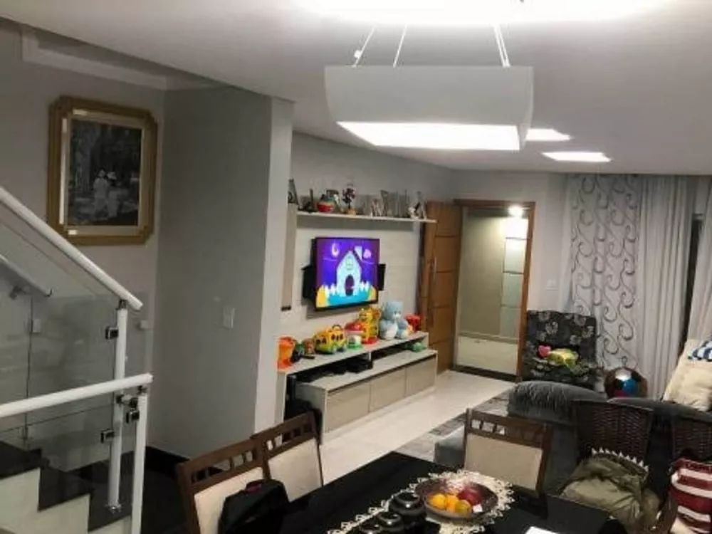 Casa à venda com 3 quartos, 193m² - Foto 1