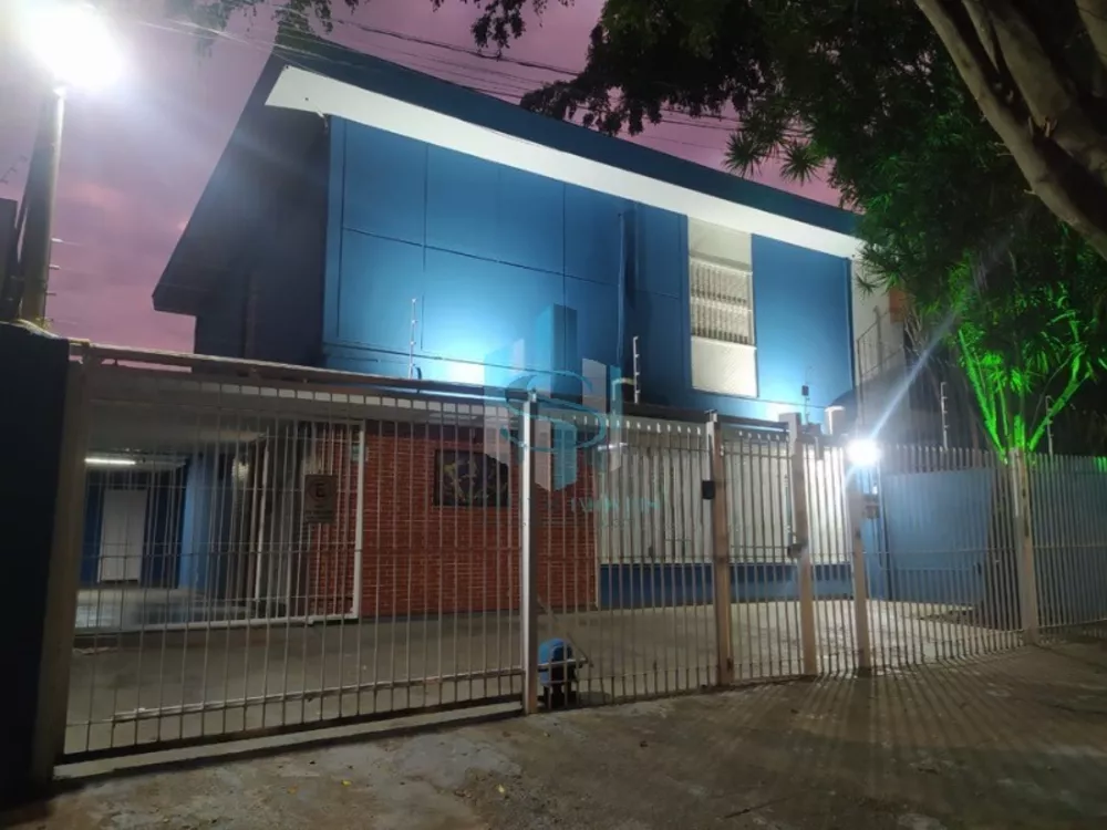 Prédio Inteiro à venda com 3 quartos, 250m² - Foto 1