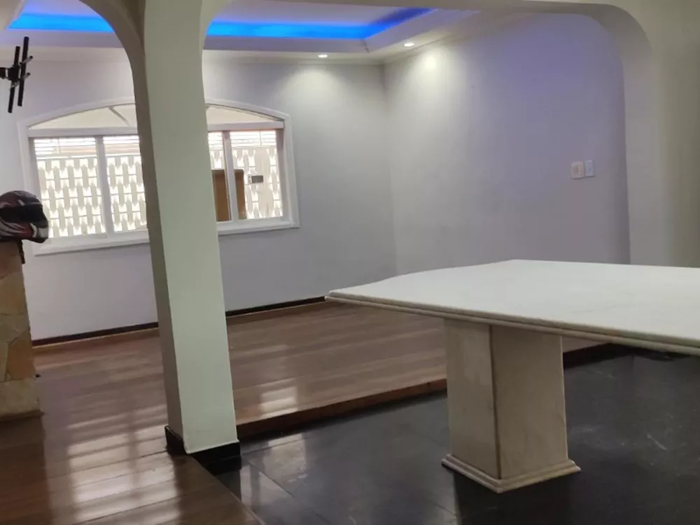 Casa, 5 quartos, 138 m² - Foto 2