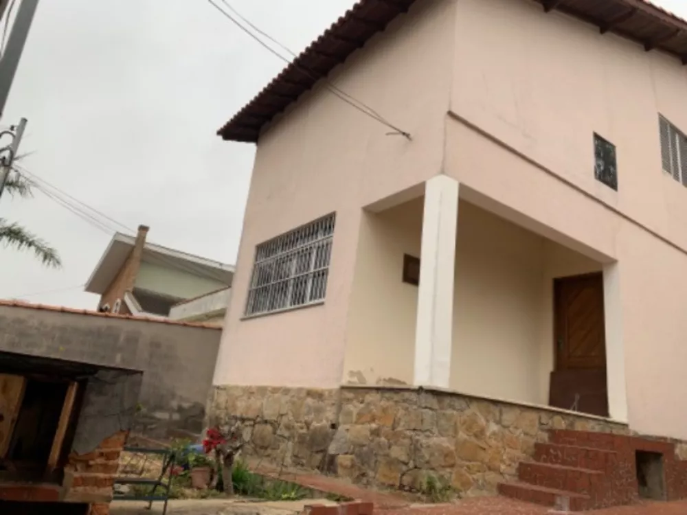 Casa à venda com 3 quartos, 192m² - Foto 2