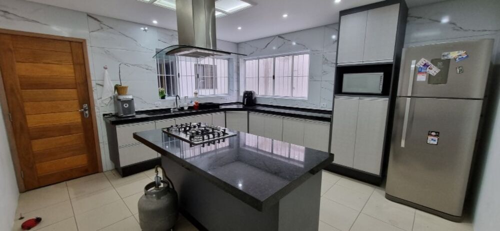 Casa, 3 quartos, 230 m² - Foto 1