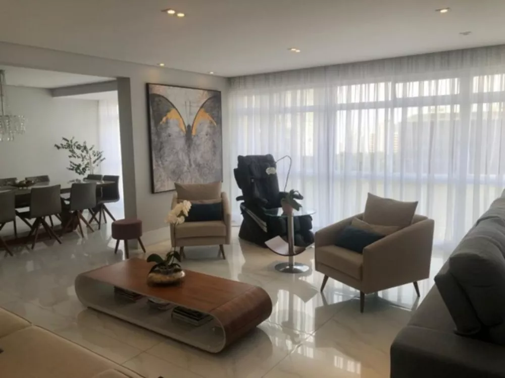 Apartamento à venda com 3 quartos, 240m² - Foto 3