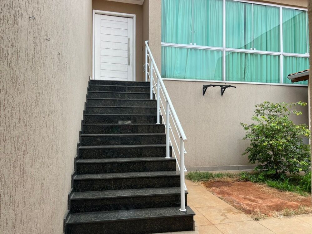 Casa à venda com 3 quartos, 272m² - Foto 4