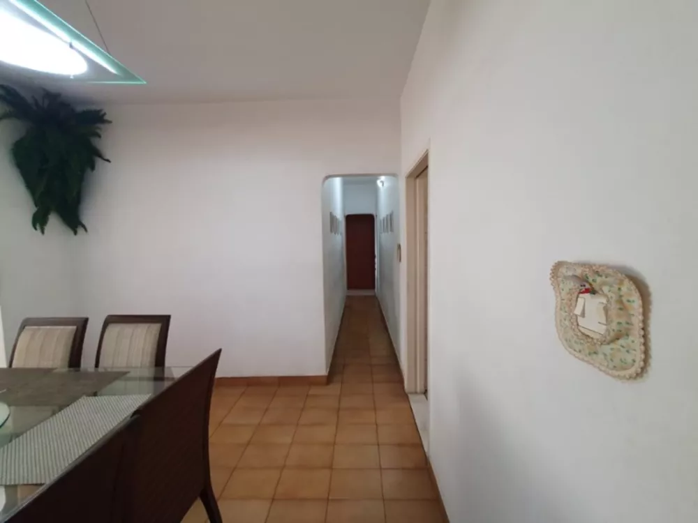 Apartamento à venda com 3 quartos, 130m² - Foto 2