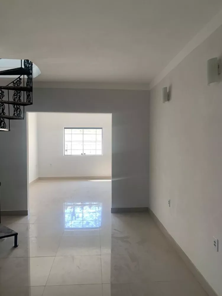 Casa à venda com 3 quartos, 270m² - Foto 7