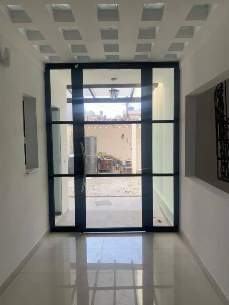 Casa à venda com 3 quartos, 270m² - Foto 2