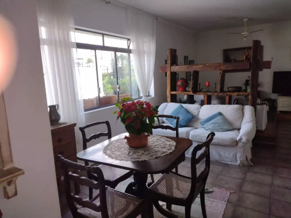 Apartamento à venda com 3 quartos, 210m² - Foto 3