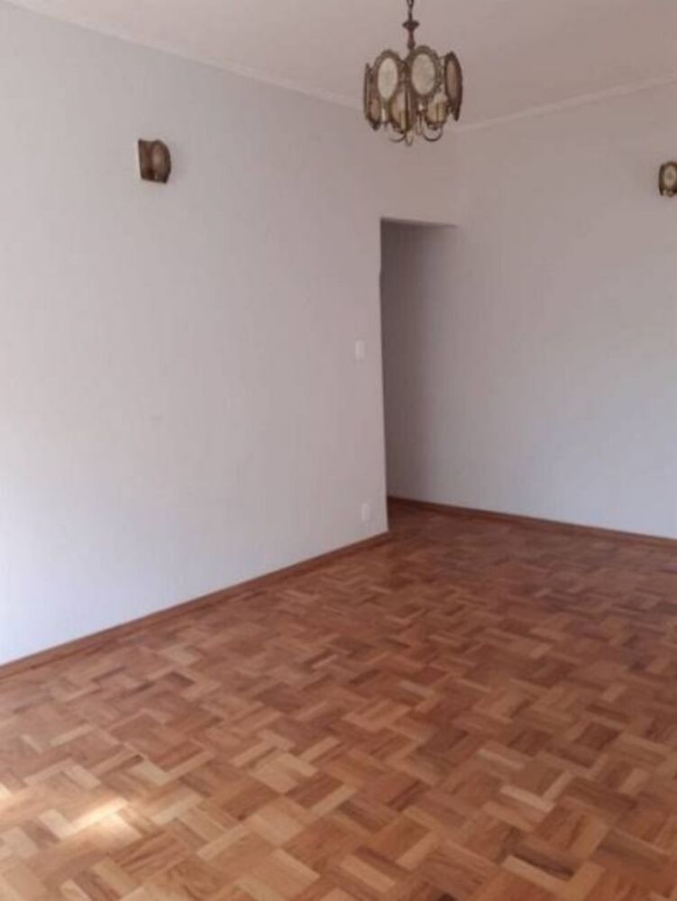 Casa à venda com 2 quartos, 105m² - Foto 1