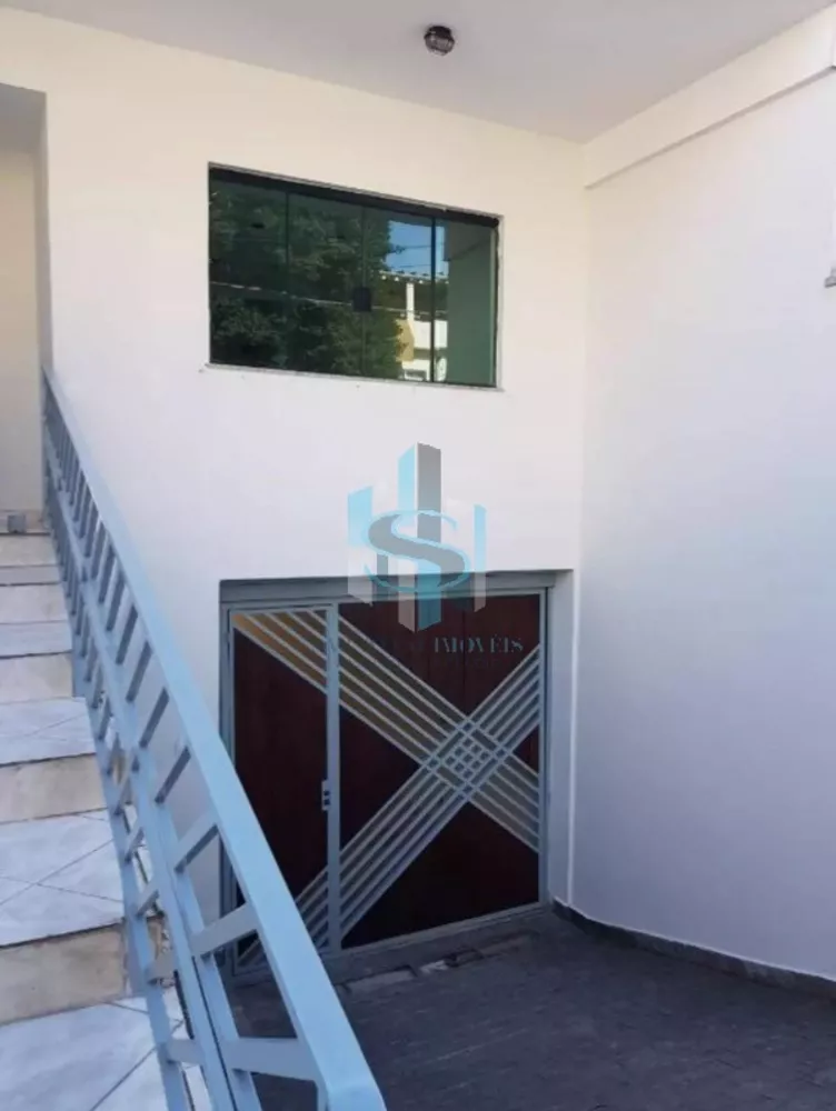 Casa à venda com 3 quartos, 200m² - Foto 2