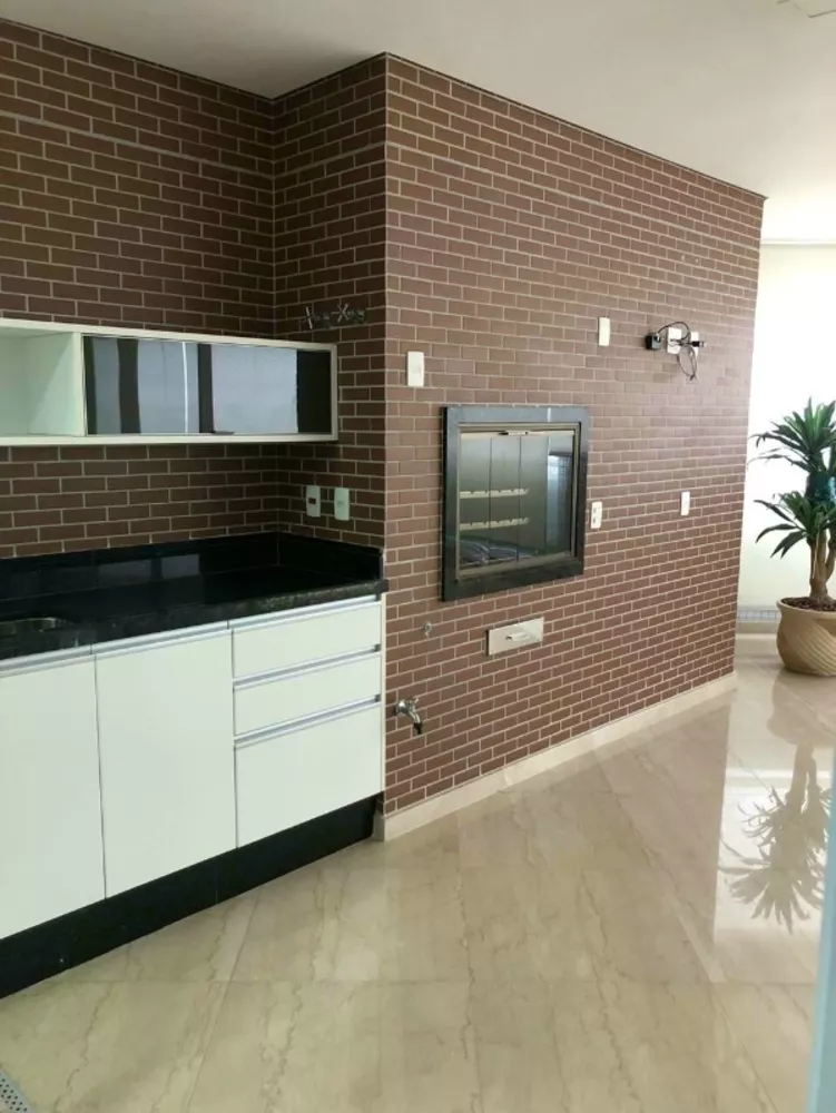 Apartamento à venda com 3 quartos, 200m² - Foto 4