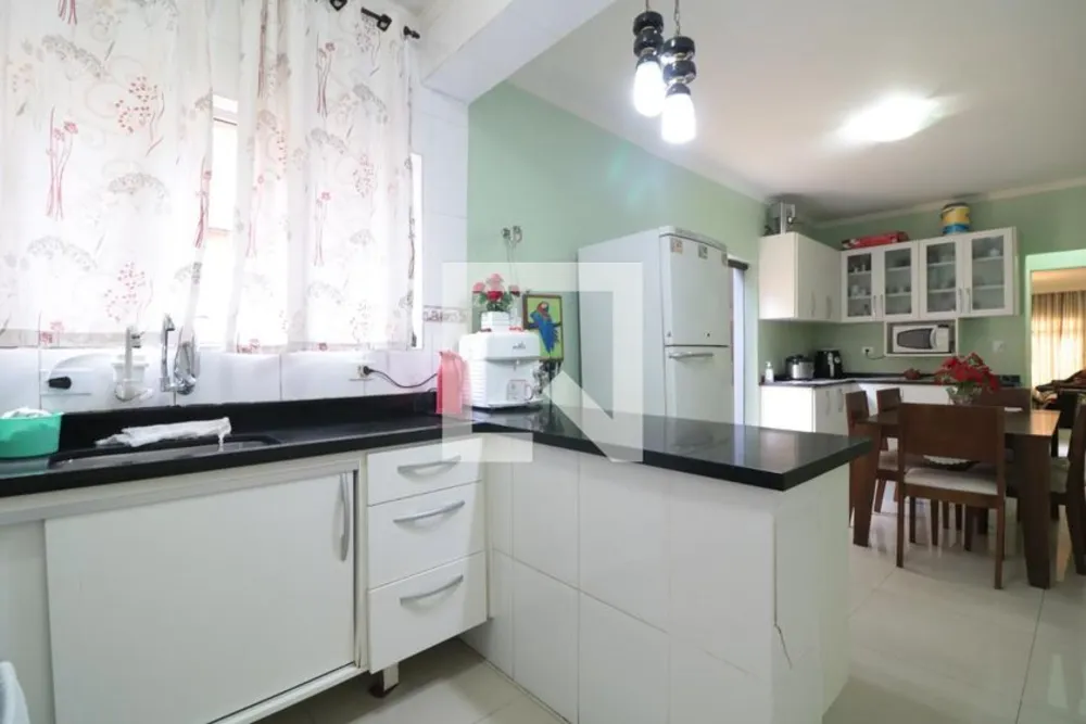 Casa, 3 quartos, 243 m² - Foto 1