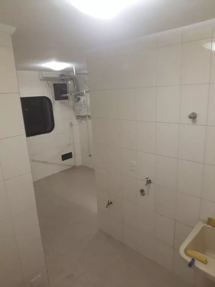 Apartamento para alugar com 3 quartos, 200m² - Foto 28