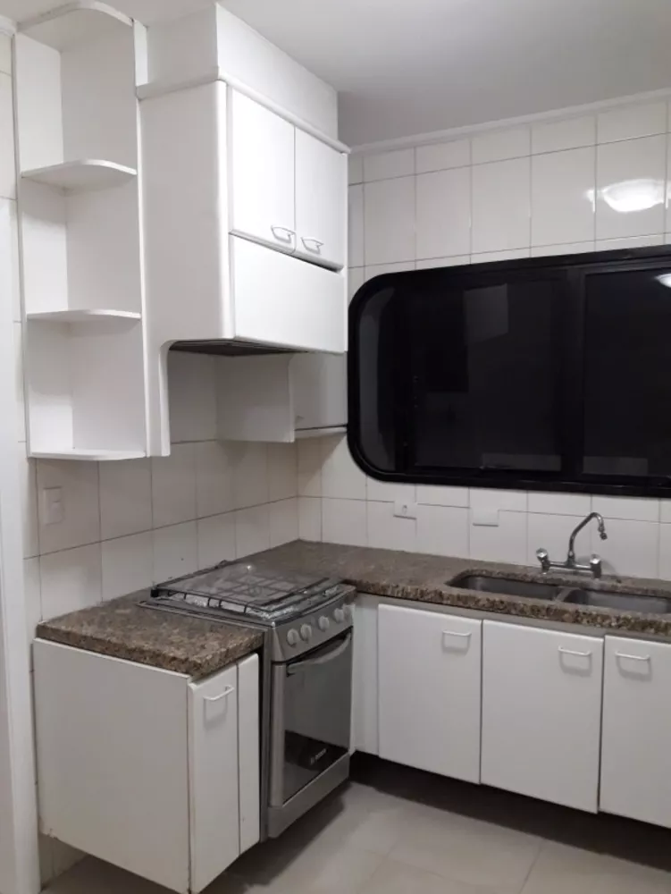 Apartamento para alugar com 3 quartos, 200m² - Foto 22