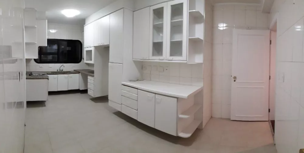 Apartamento para alugar com 3 quartos, 200m² - Foto 32