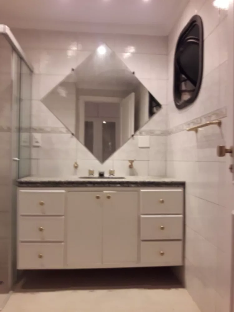 Apartamento para alugar com 3 quartos, 200m² - Foto 13