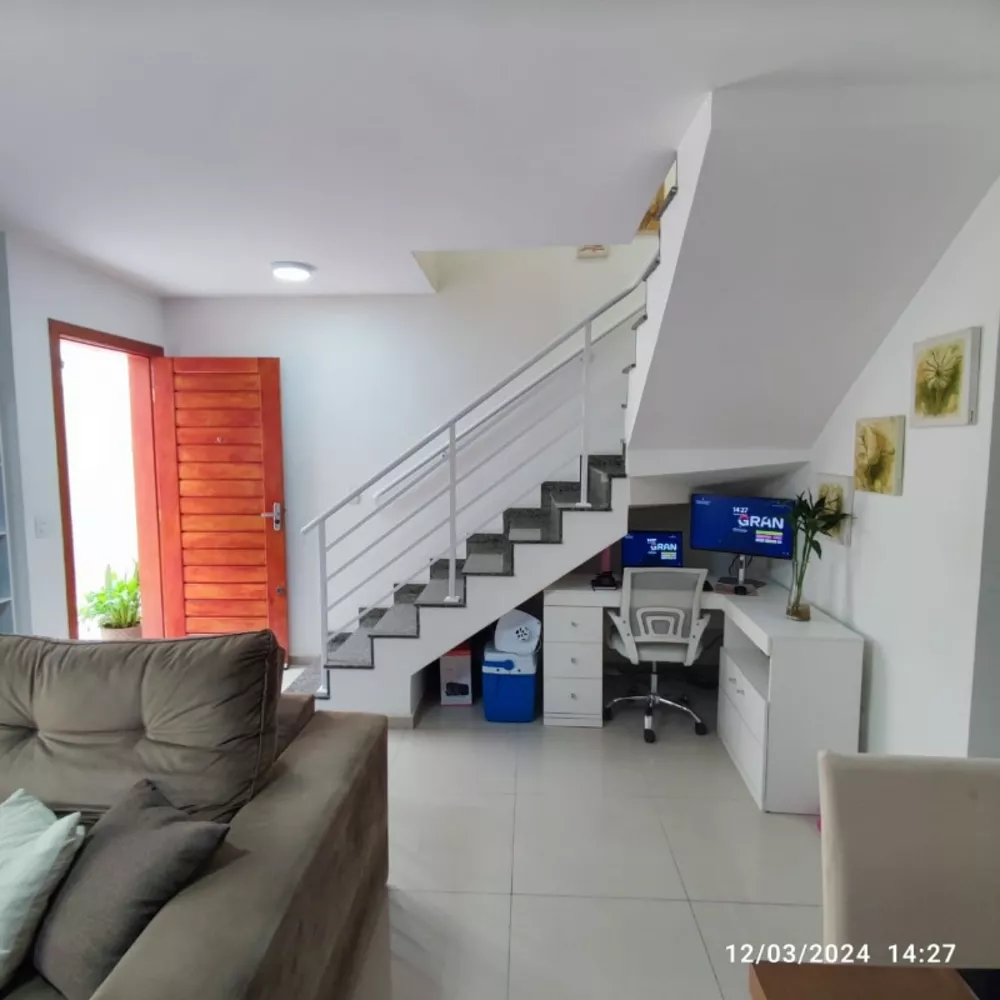 Casa à venda com 2 quartos, 71m² - Foto 3