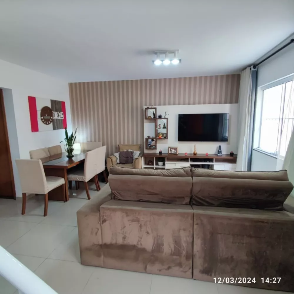 Casa à venda com 2 quartos, 71m² - Foto 4