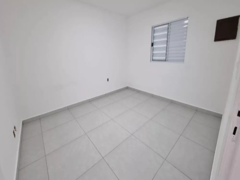 Casa à venda com 3 quartos, 100m² - Foto 3