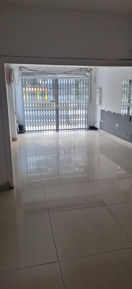 Casa à venda com 4 quartos, 260m² - Foto 1