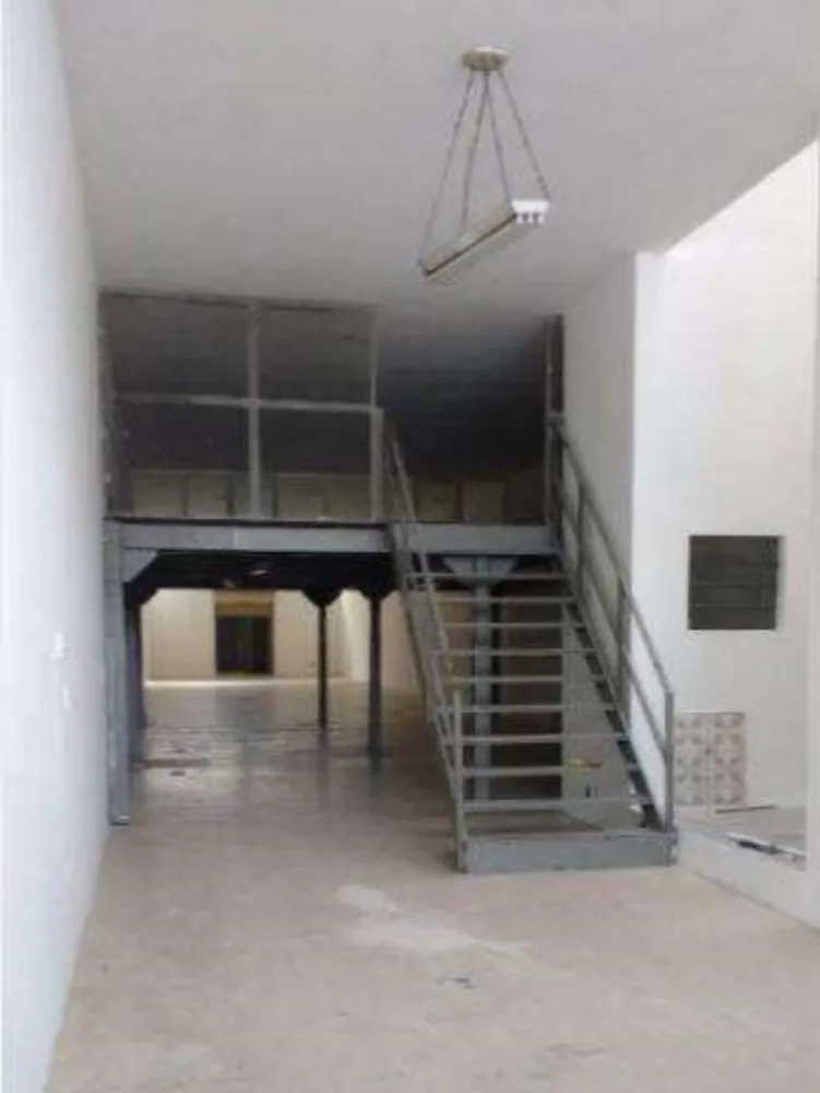 Depósito-Galpão, 1000 m² - Foto 1