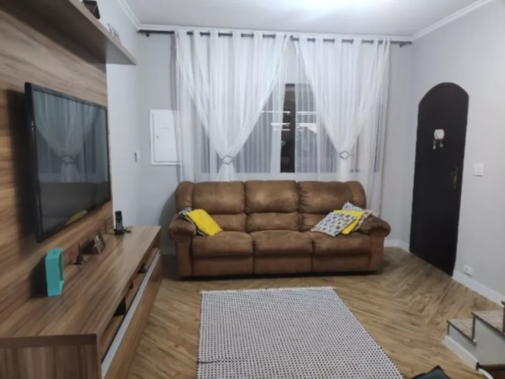 Casa à venda com 3 quartos, 220m² - Foto 2