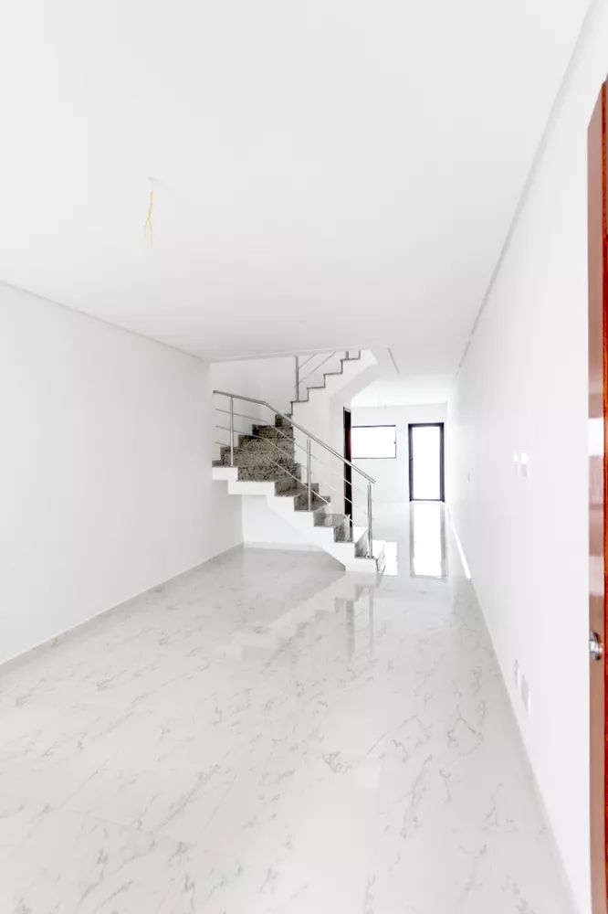 Casa à venda com 3 quartos, 110m² - Foto 1