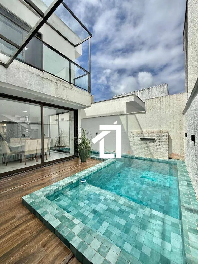 Apartamento, 3 quartos, 232 m² - Foto 1