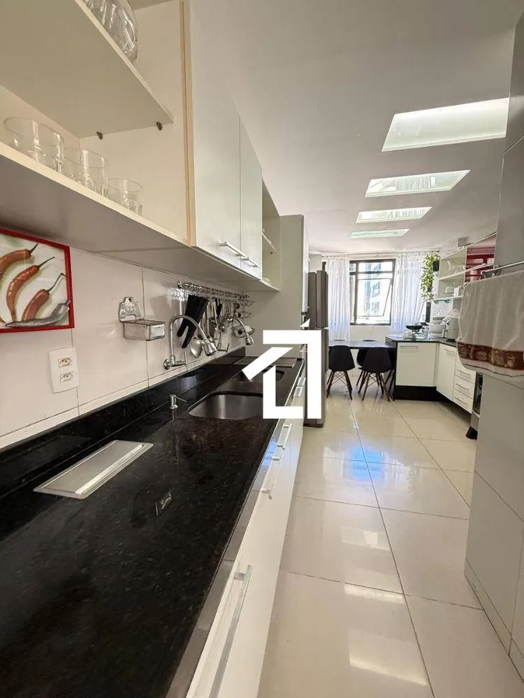 Apartamento, 4 quartos, 260 m² - Foto 1