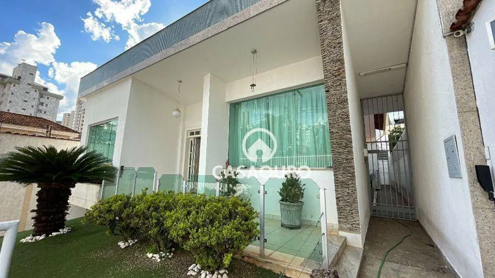 Casa, 7 quartos, 400 m² - Foto 1