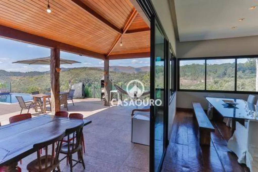 Casa de Condomínio à venda com 4 quartos, 315m² - Foto 2