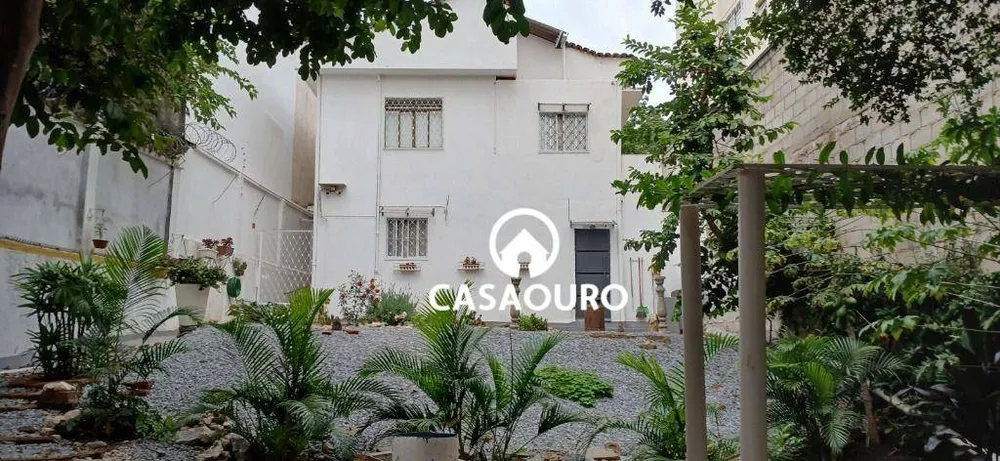Casa, 4 quartos, 194 m² - Foto 1