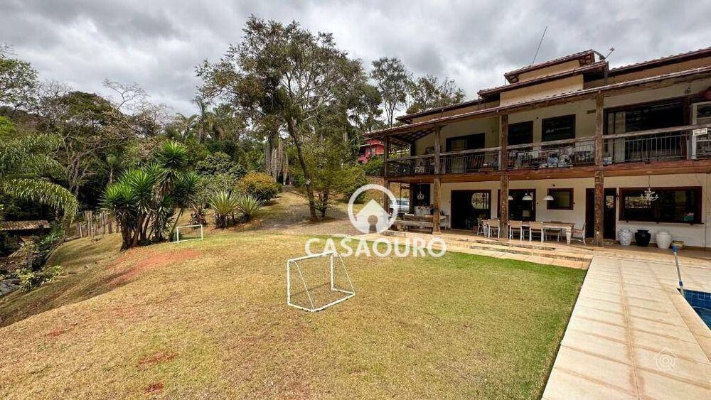 Casa de Condomínio à venda com 3 quartos, 360m² - Foto 1