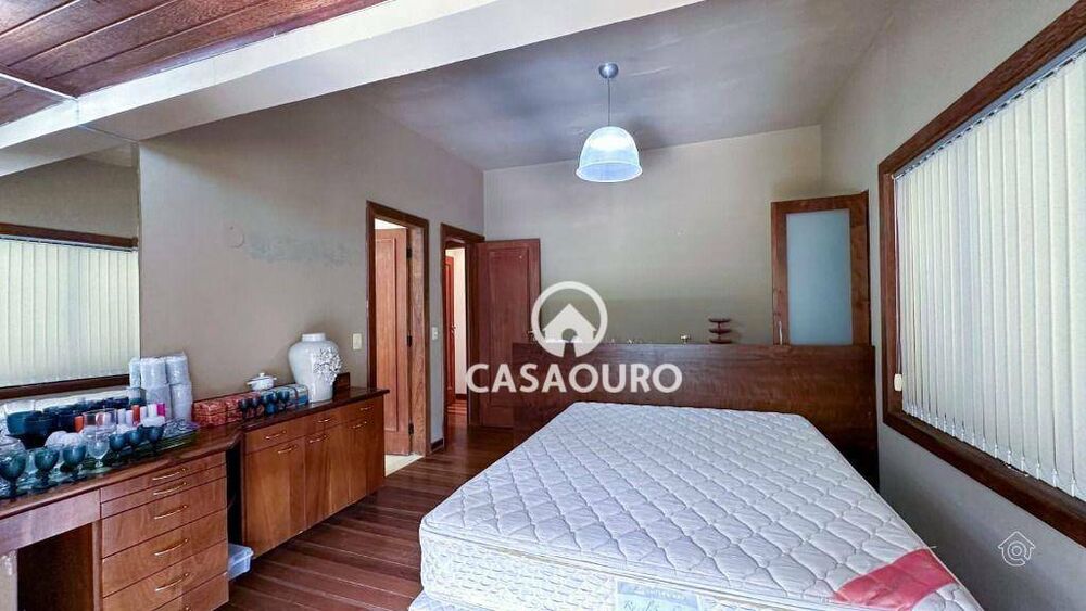 Casa de Condomínio à venda com 3 quartos, 360m² - Foto 6