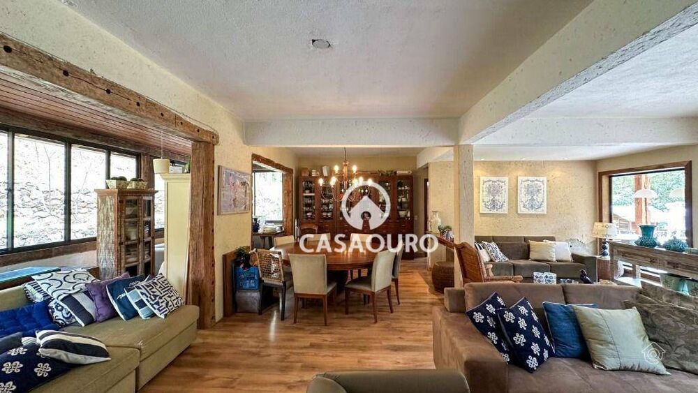Casa de Condomínio à venda com 3 quartos, 360m² - Foto 4