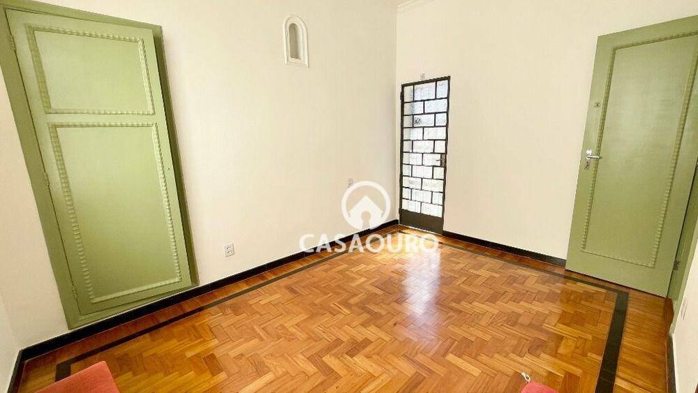 Casa à venda com 4 quartos, 165m² - Foto 4