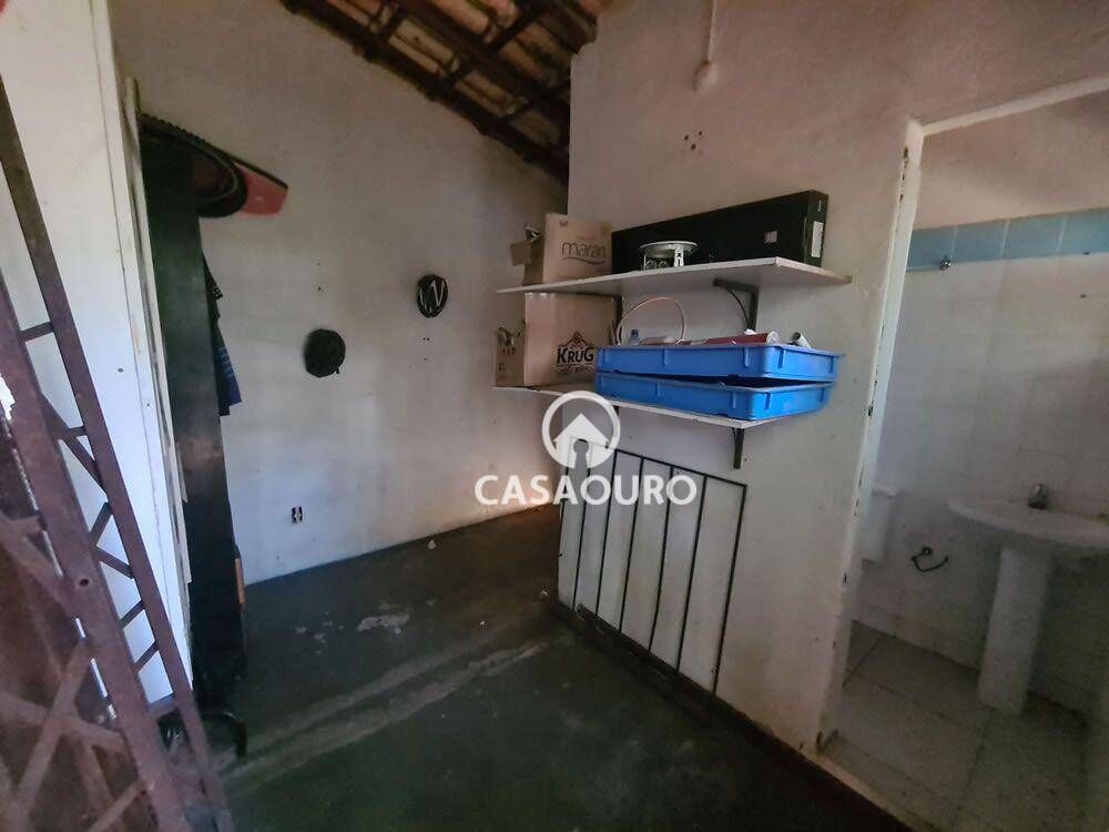 Casa de Condomínio à venda com 3 quartos, 350m² - Foto 3