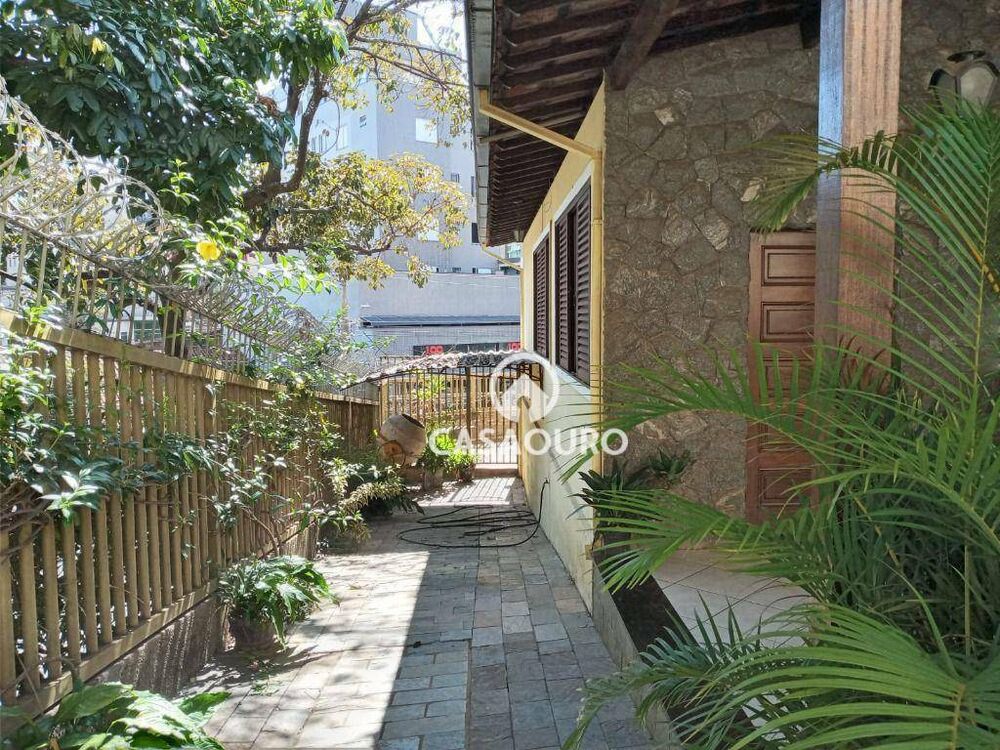 Casa à venda com 4 quartos, 197m² - Foto 11