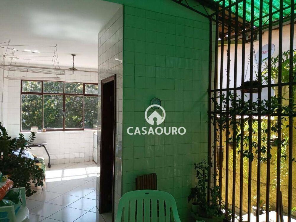 Casa à venda com 4 quartos, 197m² - Foto 6