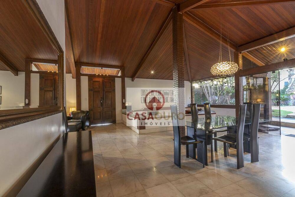 Casa à venda com 5 quartos, 750m² - Foto 2