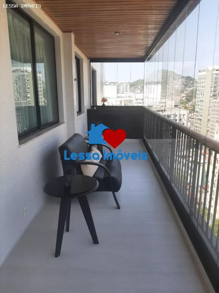 Apartamento à venda com 3 quartos, 130m² - Foto 1