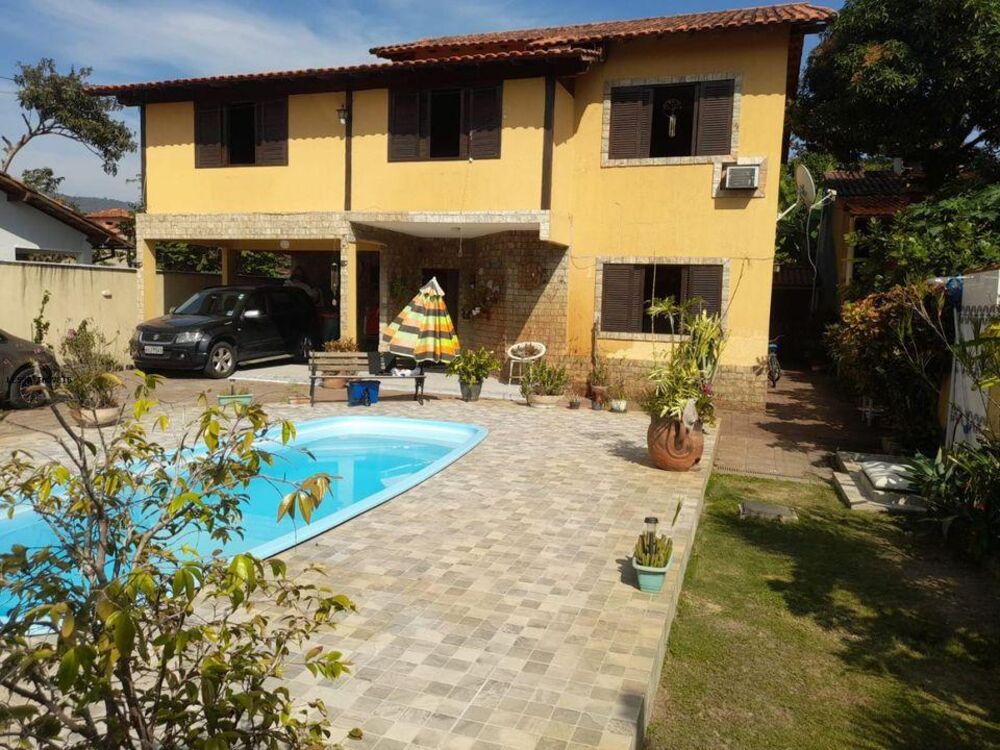 Casa à venda com 3 quartos, 450m² - Foto 1