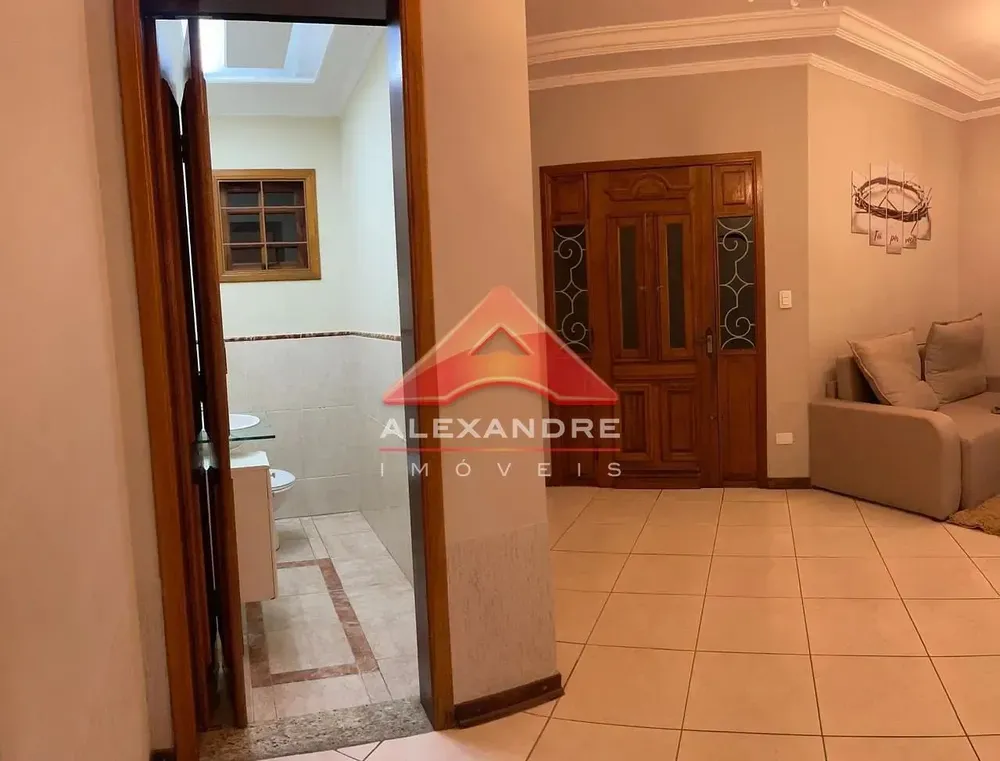Casa, 3 quartos, 215 m² - Foto 2